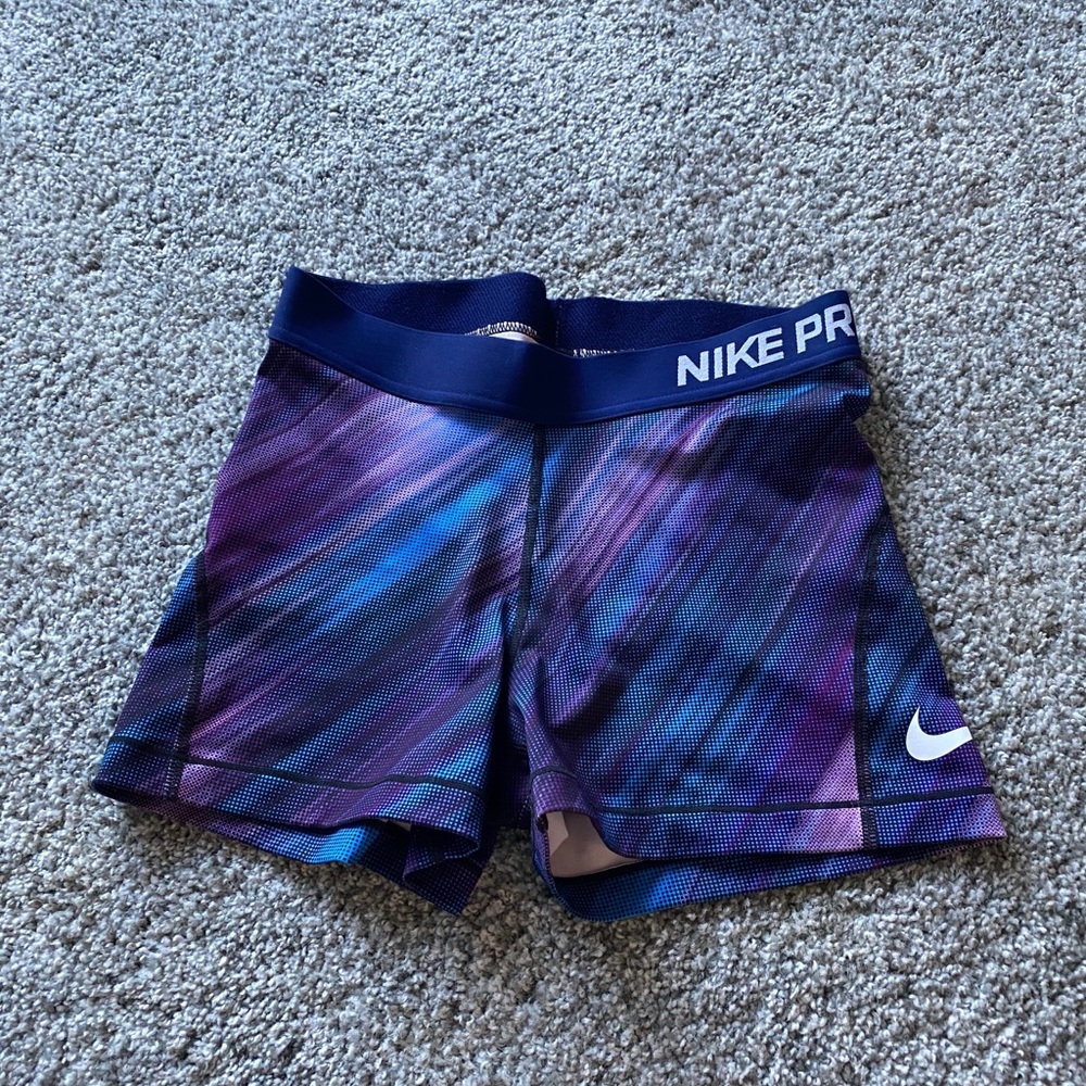Nike Pro training shorts - size small
